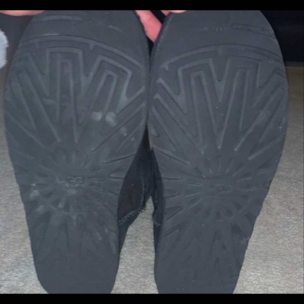 Short Black Ugg’s - Picture 3 of 3